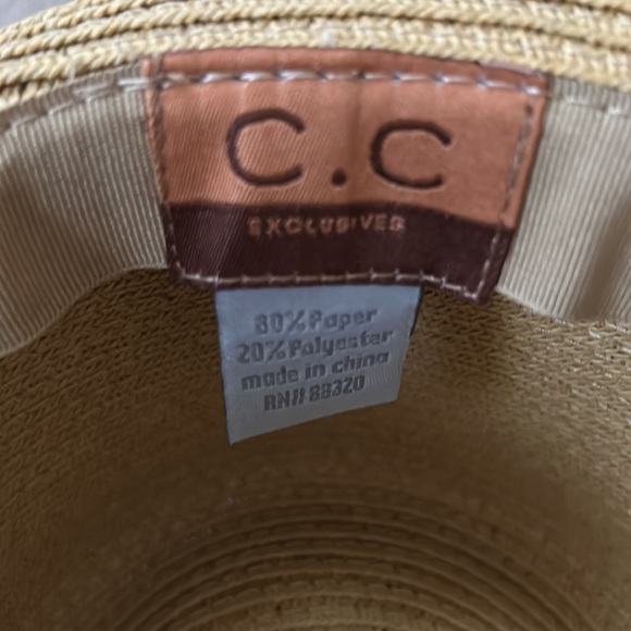 Small hat - Picture 2 of 3